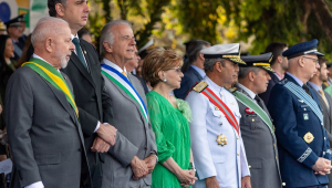 O ministro da Defesa, José Múcio Monteiro, participa do desfile de 7 de Setembro com Lula, Rodrigo Pacheco e os comandantes das Forças Armadas