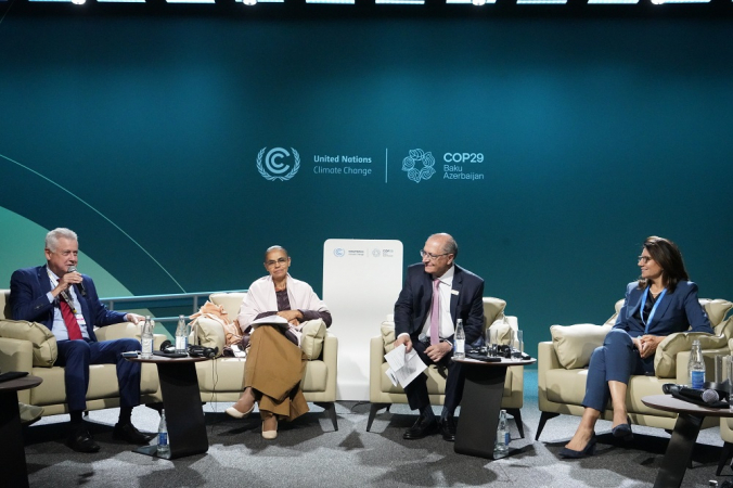 A ministra Marina Silva e o vice-presidente Geraldo Alckmin participam da COP29, em Baku, no Azerbaijão