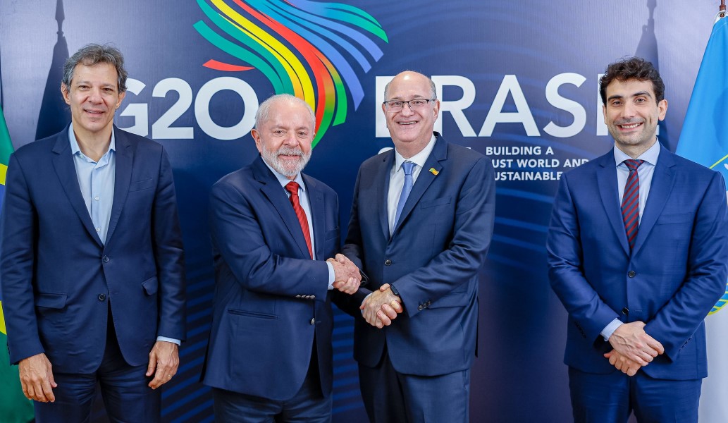 Fernando Haddad, Lula, Ilan Goldfajn e Gabriel Galípolo durante festical criado para o G20