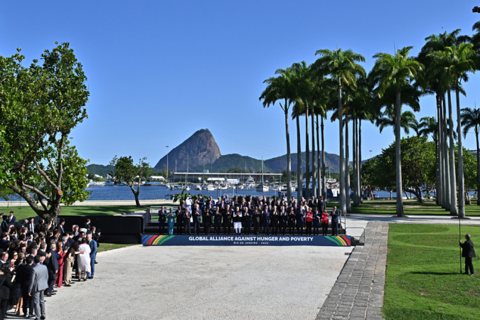 Os chefes de Estado e de Governo do G20 posam para a foto oficial, na qual não estiveram presentes o presidente dos Estados Unidos, Joe Biden, o primeiro-ministro do Canadá, Justin Trudeau, e a primeira-ministra da Itália, Giorgia Meloni