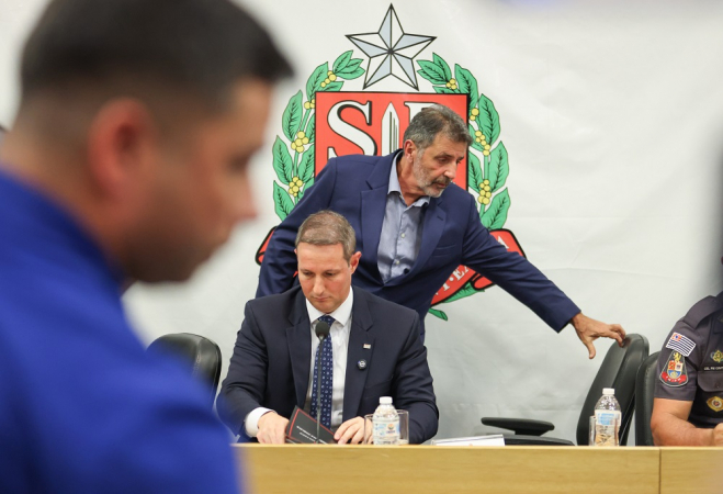 O secretário da Segurança Pública de São Paulo, Guilherme Derrite, anuncia em coletiva de imprensa realizada na sede da Secretaria Segurança Pública, região central da capital paulista, nesta segunda-feira (11), a criação de uma força-tarefa para apurar a morte do empresário Antonio Vinicius Lopes Gritzbach