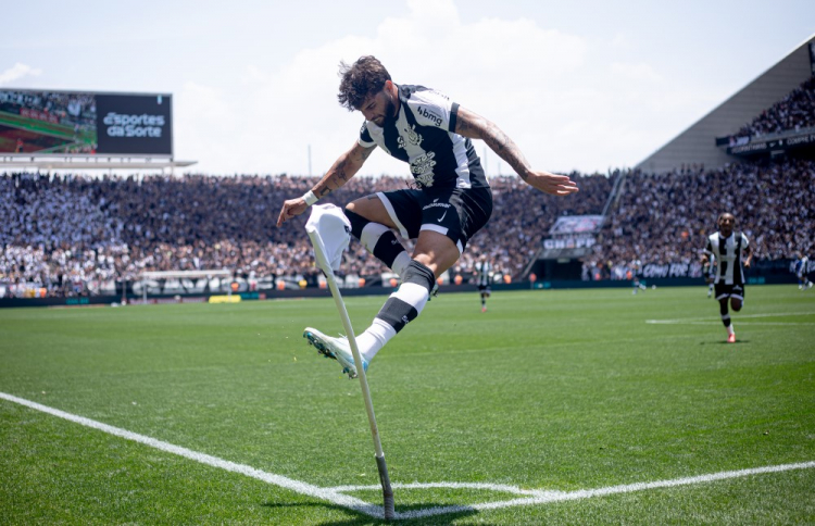 Lesão na coxa tira artilheiro do Corinthians do jogo contra o Vasco