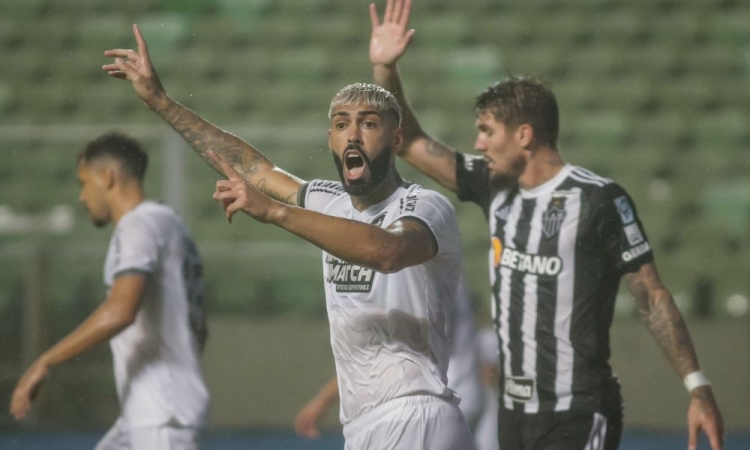 Botafogo fica no empate com o Atlético-MG e vê distância na liderança para o Palmeiras diminuir