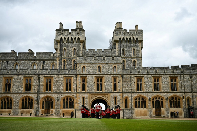 Castelo de Windsor, residência da família real, foi invadido enquanto monarcas dormiam