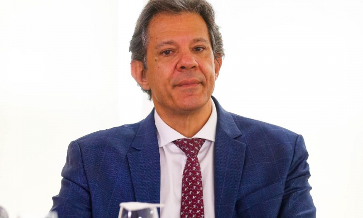 Haddad diz que IR para quem recebe mais de R$ 50 mil por mês vai aumentar para isentar ganhos de até R$ 5 mil