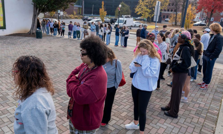 Eleitores enfrentam longas filas para votar nos Estados Unidos