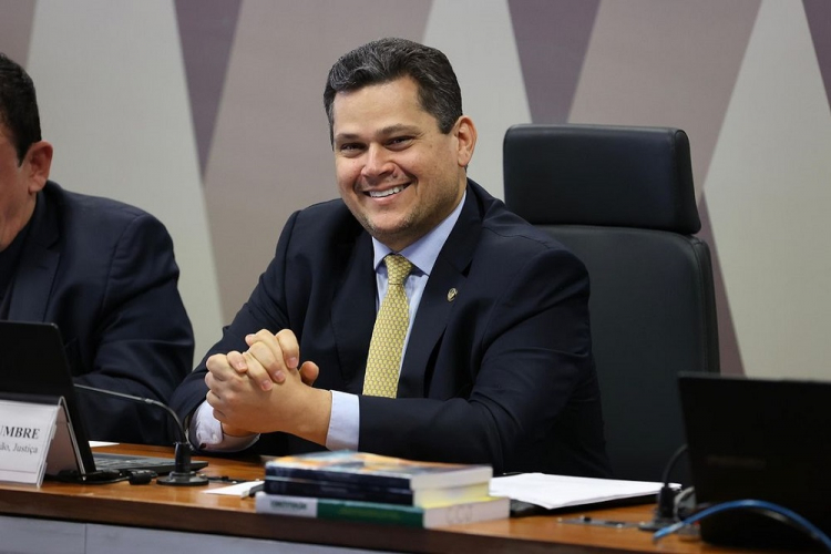 PT apoiará Davi Alcolumbre para presidência do Senado em 2025