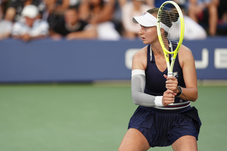 Campeã de Wimbledon, Krejcikova critica comentários sobre sua aparência feitos no WTA Finals