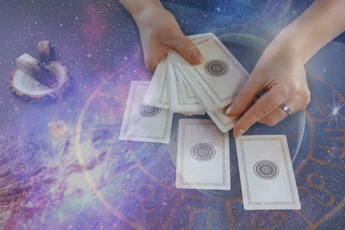 O tarot indica um mês de reflexão para os 12 signos 