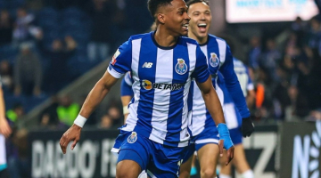 Wendell comemora gol pelo Porto