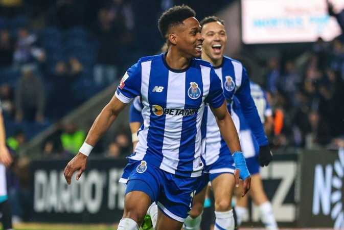 Wendell comemora gol pelo Porto