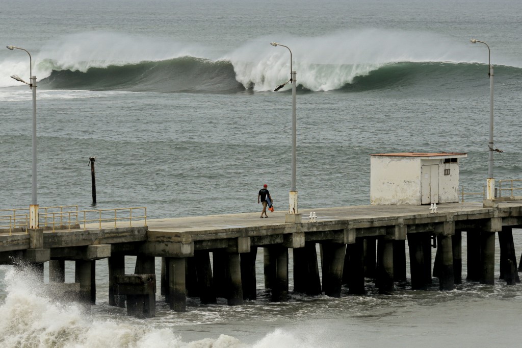 peru ondas gigantes