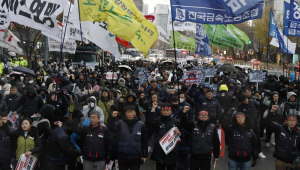 Protesto pedindo pela renúncia de Yoon'