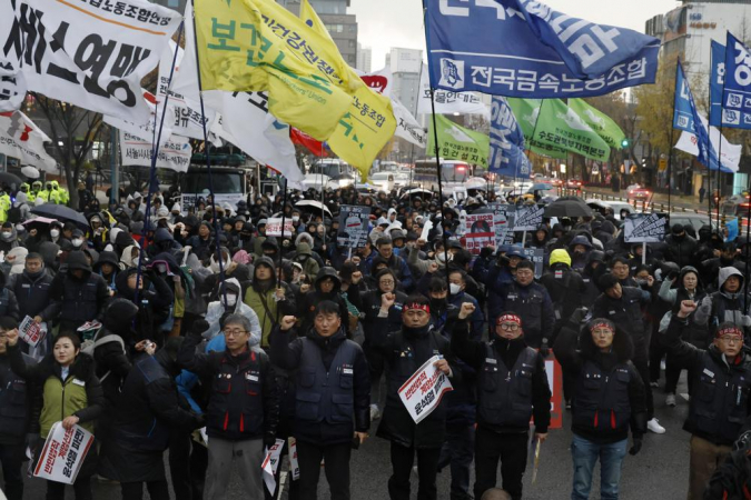 Protesto pedindo pela renúncia de Yoon'