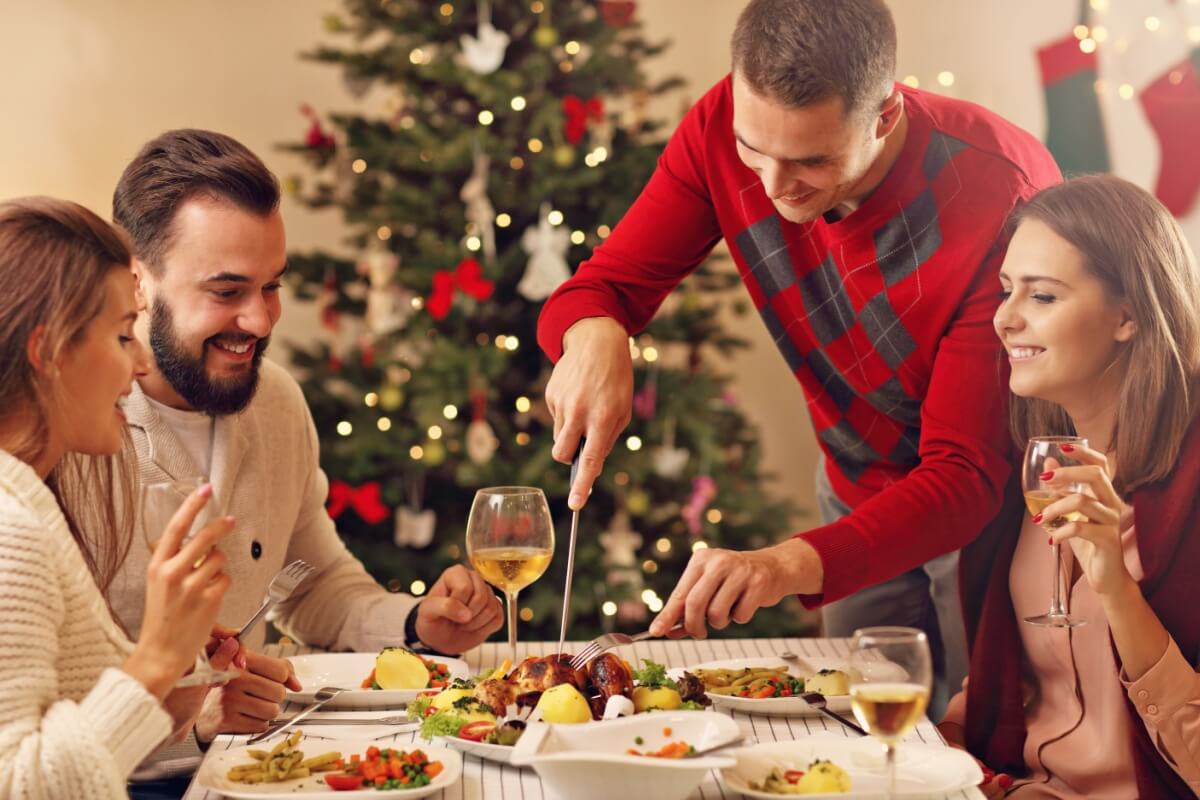 É possível aproveitar as festas de fim de ano sem excessos na alimentação 