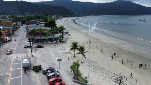 Imagem aérea da praia do Perequê, em Guarujá