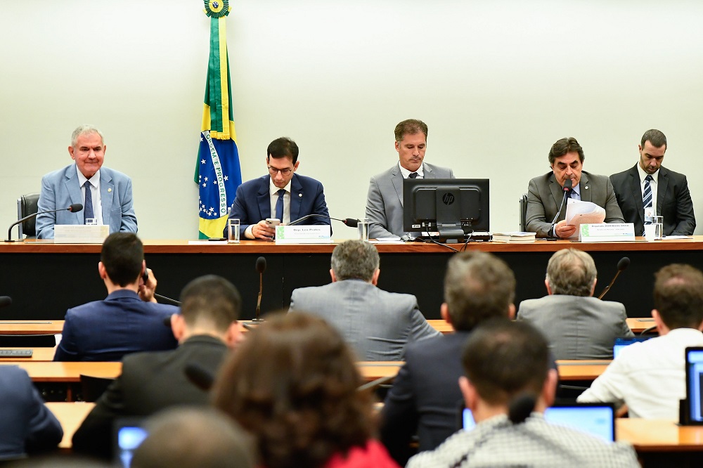 Comissão Mista de Planos, Orçamentos Públicos e Fiscalização (CMO) realiza reunião deliberativa para discussão e votação de parecer preliminar com emendas à LDO 2025.