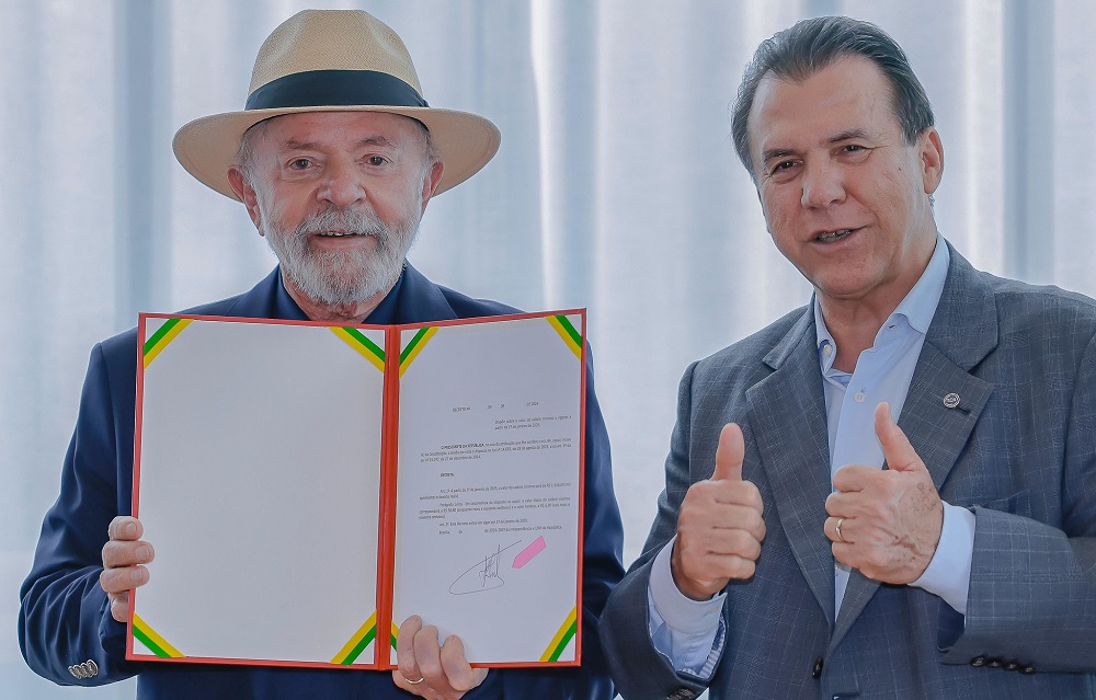 Lula assina salario minimo para 2025