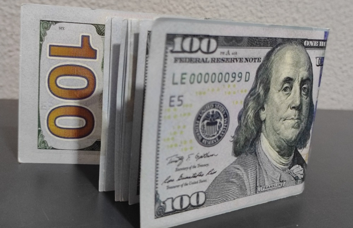 O dólar bate novo recorde e fecha o dia a R$ 6,26