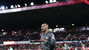 O atacante francês do Real Madrid, Kylian Mbappé, celebra após marcar o 0-3 durante o jogo da 19ª rodada da LaLiga entre Girona FC e Real Madrid