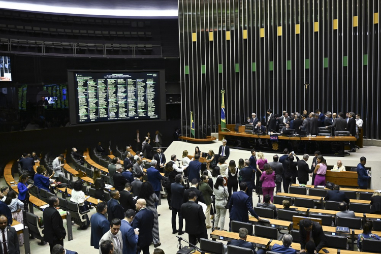 Congresso aprova LDO 2025 com cinco meses de atraso e estabelece meta fiscal zero