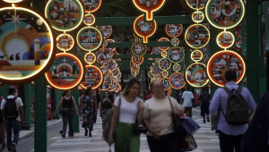 Vista da decoração de Natal instalada na região do centro antigo da cidade de São Paulo