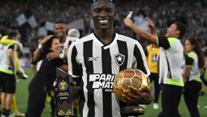 O atacante Luiz Henrique, do Botafogo, eleito melhor jogador e melhor atacante do Campeonato Brasileiro 2024