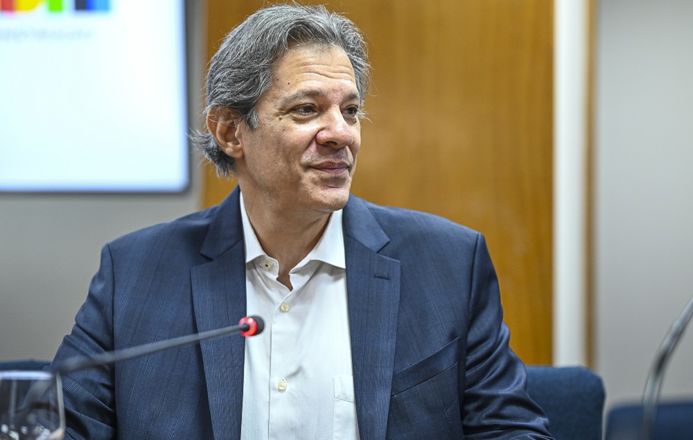 FERNANDO HADDAD FAZ CAFÉ COM JORNALISTAS