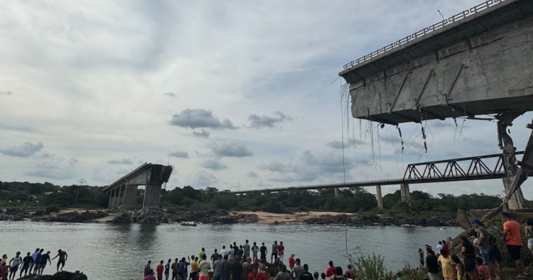 Autoridades alertam risco de contaminação em rio após queda de ponte entre Tocantins e Maranhão