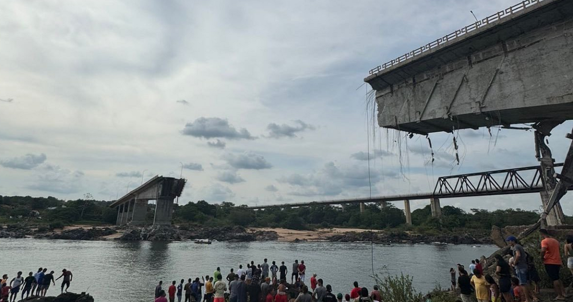 Ponte que liga os estados de Tocantins e Maranhão desaba