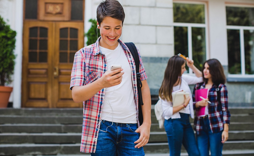 celular na escola