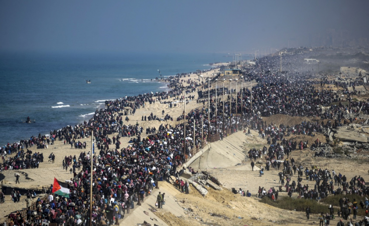 Palestinos retornando ao norte de Gaza