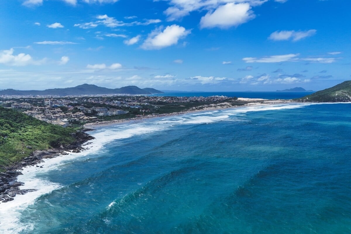 Florianópolis tem paisagens exuberantes e oferece uma rica variedade de experiências 