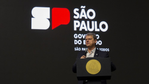 Tarcísio de Freitas discursando