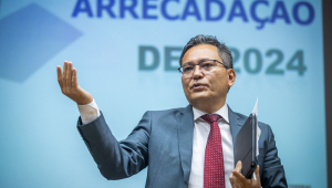 Robinson Barreirinhas, secretário especial da Receita Federal, durante a entrevista coletiva sobre a arrecadação em 2024