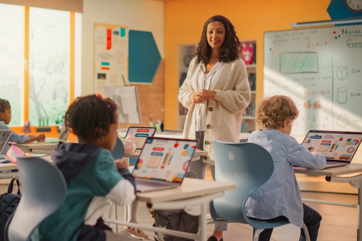 Mudanças sociais e tecnológicas alteram o sistema de ensino 