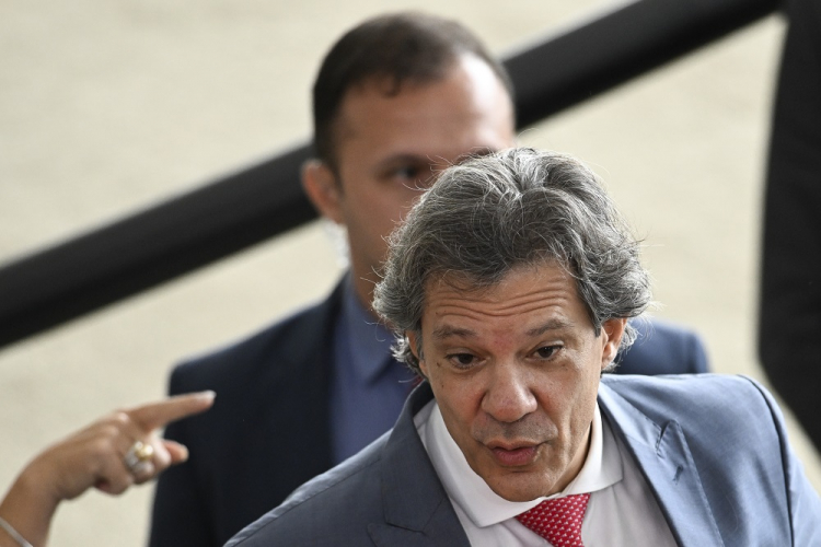 Reforma da renda será apresentada após eleições no Congresso, afirma Haddad