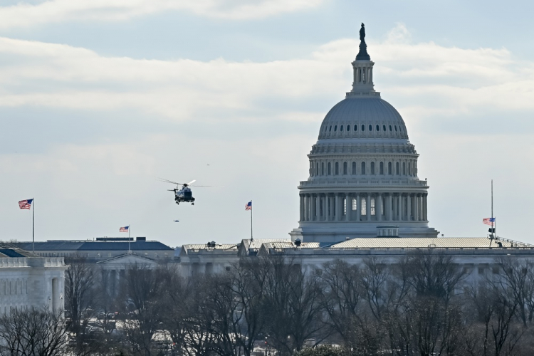 Senadores brasileiros têm a primeira reunião de missão por tarifas em Washington