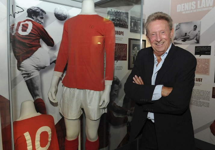 Morre Denis Law, ídolo do Manchester United e maior jogador da história da Escócia