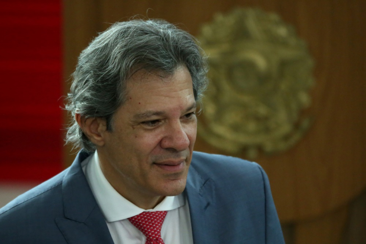 Haddad desmente ‘taxa ambiental’ para veículos antigos