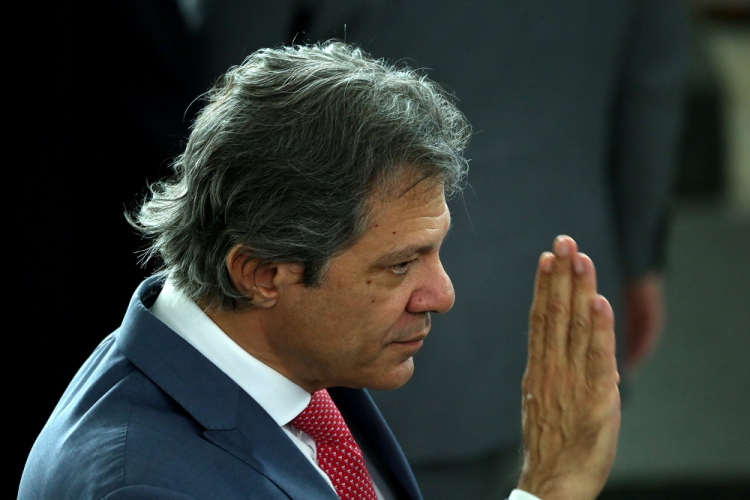 Haddad afirma que governo tomará ações legais contra quem dissemina notícias falsas sobre o Pix