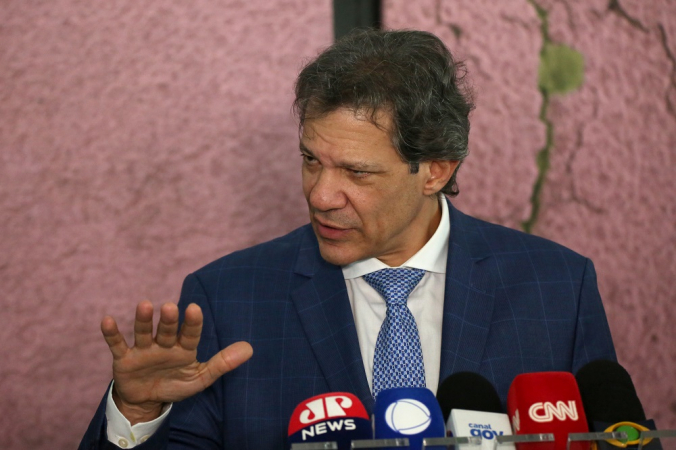 Il Ministro delle Finanze, Fernando Haddad, durante una conferenza stampa sulla decisione dell'Agenzia delle Entrate Federale di revocare la nuova ispezione di Pix