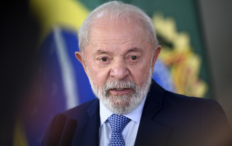 Lula lamenta desabamento de teto de igreja em Salvador e expressa solidariedade à família da vítima