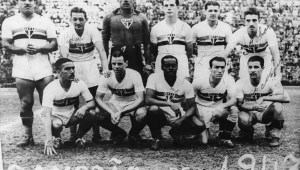 Time posado do São Paulo Futebol Clube, campeão paulista do ano de 1943