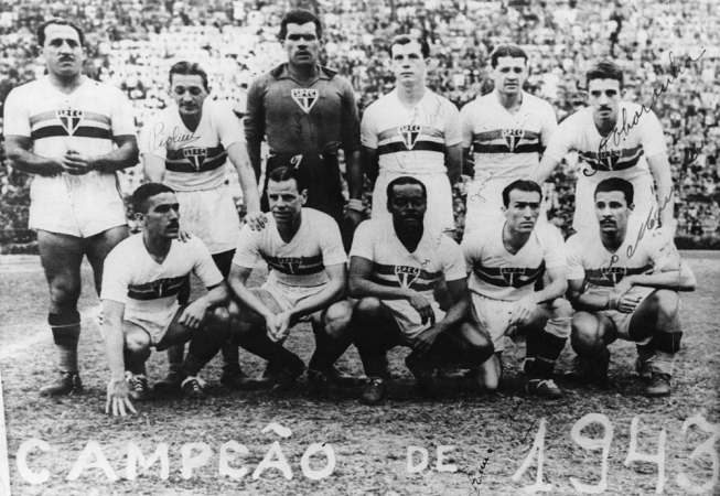 Time posado do São Paulo Futebol Clube, campeão paulista do ano de 1943