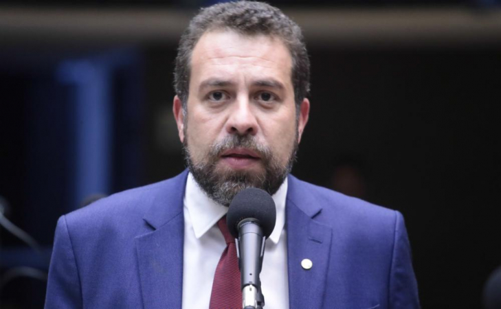 Guilherme Boulos fala na Câmara dos Deputados