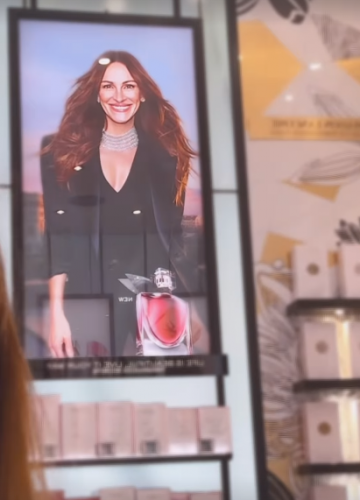 Ingrid Guimarães is confused with Julia Roberts at Paris Airport