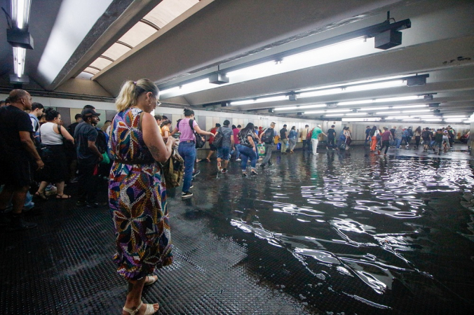 LINHA 1 AZUL-METRÔ-TEMPORAL-ALAGAMENTO-CHUVA