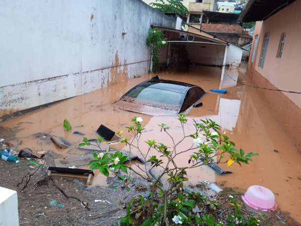 Deslizamento de terra em Ipatinga, minas gerais