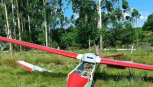 Avião de pequeno porte cai no interior do Rio Grande do Sul; dois homens são resgatados